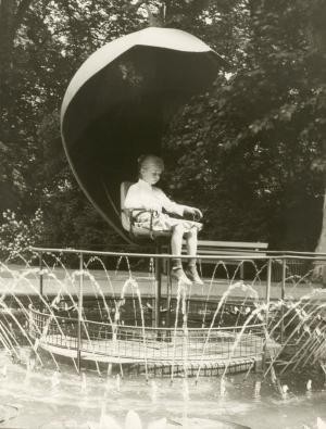 Der Seerosenkönig, um 1979, Foto: Friedhelm Horn, Städtisches Fremdenverkehrsamt historisches Foto vom Seerosenkönig im Märchengarten im Blühenden Barock Ludwigsburg