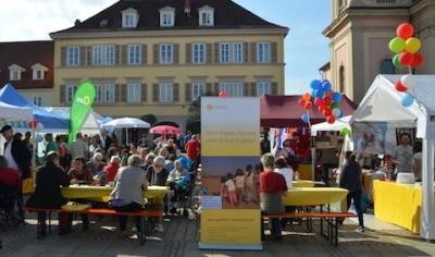 Faire Kaffeetafel auf dem Marktplatz Ludwigsburg