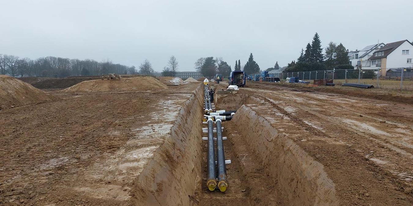 Fernwärmeleitung wird verlegt