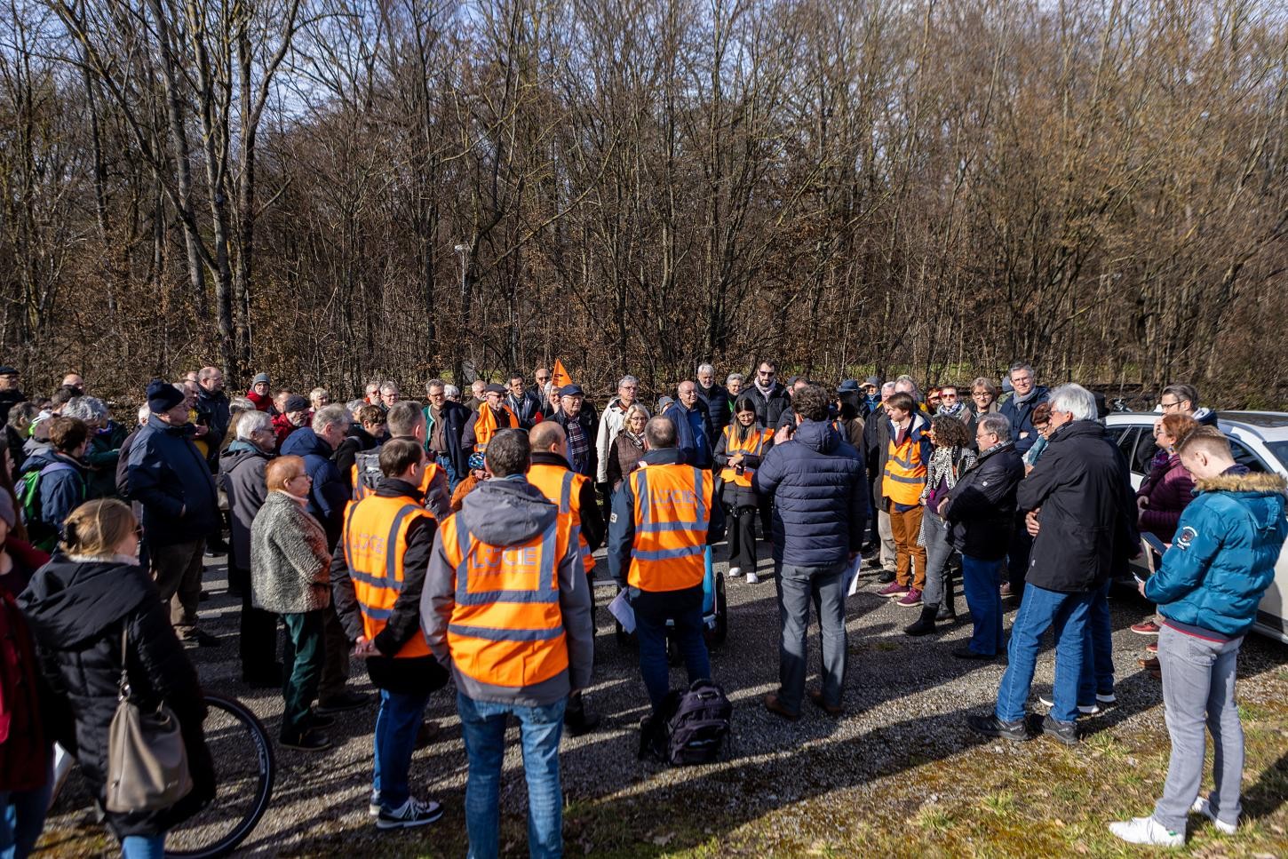 Teilnehmer*innen Startpunkt Trassenbegehung