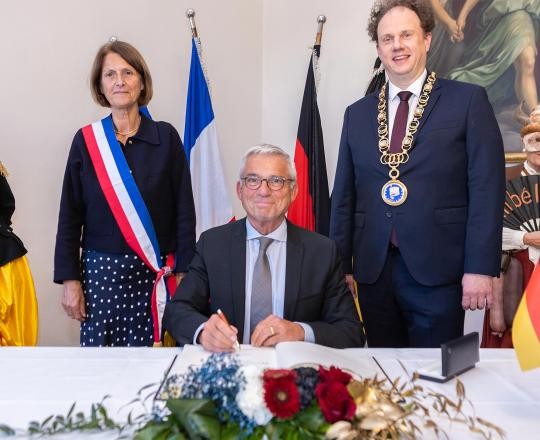 Eintrag ins Goldene Buch der Stadt Ludwigsburg.