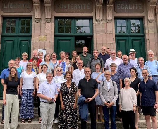 Knapp 60 Jahre nach dem ersten Besuch Ludwigsburger Pfarrer im Jahr 1966 war der Ludwigsburger Pfarrkonvent im 75. Jubiläumsjahr der Städtepartnerschaft zu Besuch in Montbéliard.