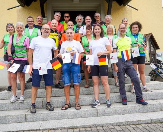 Gemeinsam Kilometer sammeln für das Ludwigsburger Stadtradeln: Unter diesem Motto trafen sich am 11. Juli Radfahrer aus Montbéliard und Ludwigsburg in Karlsruhe und radelten gemeinsam nach Ludwigsburg.