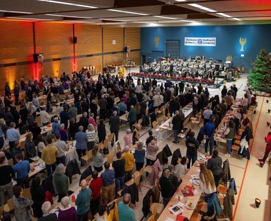 ...und am Abend das Doppel-Konzert der Stadtkapelle des Musikvereins Ludwigsburg-Oßweil, in der Mehrzweckhalle gemeinsam mit der Harmonie Municipale aus Montbéliard.