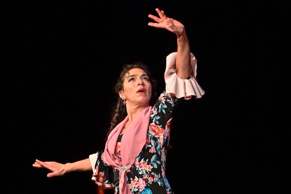 "Sevillanas" I - 1. bis 2. Strophe