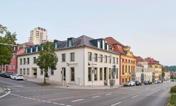neues Gebäude bezeichnet als Höfe am Kaffeeberg an der Schlossstraße 