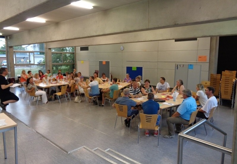 Arbeitskreis Soziales in Neckarweihingen Aarchivbild) Austausch des Arbeitskreis Soziales in Neckarweihingen