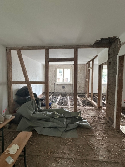 Zu sanierende Innenräume auf der Baustelle
