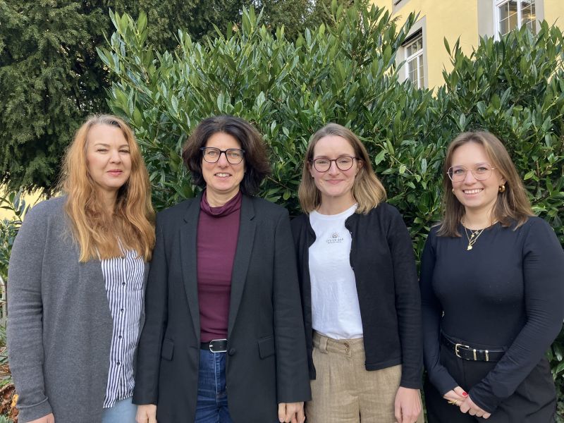 Vier Kolleginnen von der Stadtteilarbeit