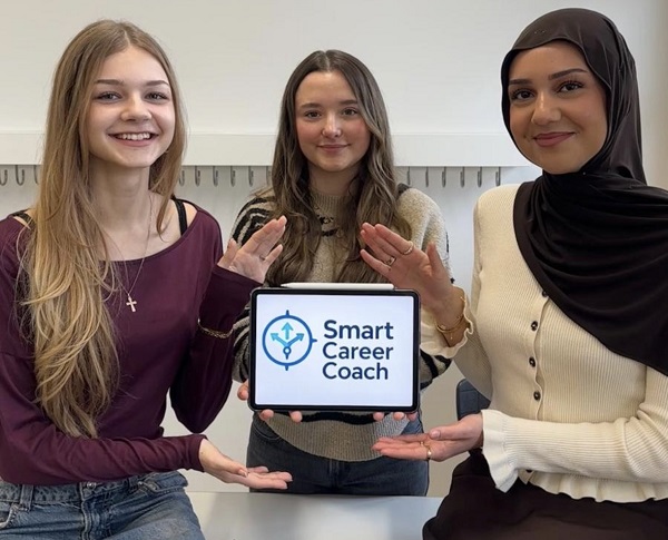 Foto von Mira, Bianca und Enise (von links nach rechts)