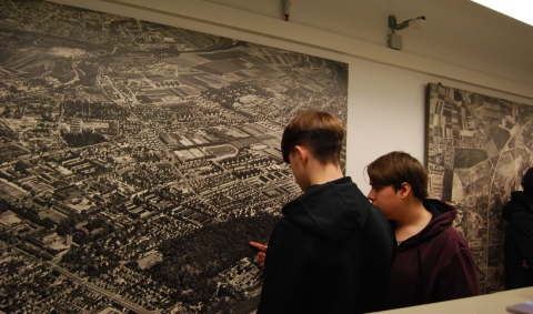 Alte Stadtkarte im Rahmen vom Kunstunterricht im Stadtarchiv Ludwigsburg