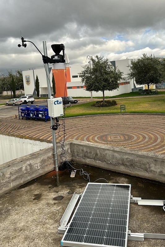 Messstationen für Luftqualität in Ambato - solarbetriebene Messstation