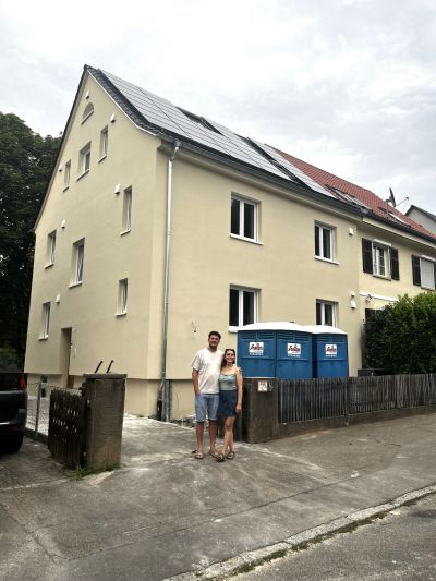 Zu sanierendes Haus aus der Vogelperspektive.