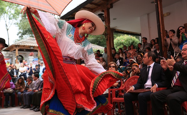 Tänzerin in Ambato