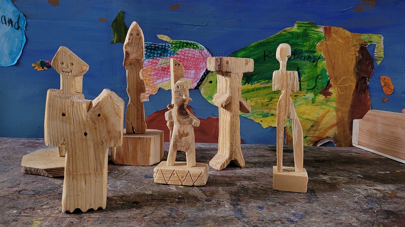 gebastelte Figuren aus Papier