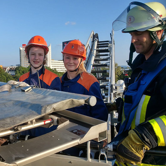 Personen der Freiwilligen Feuerwehr Ludwigsburg beim Einsatz