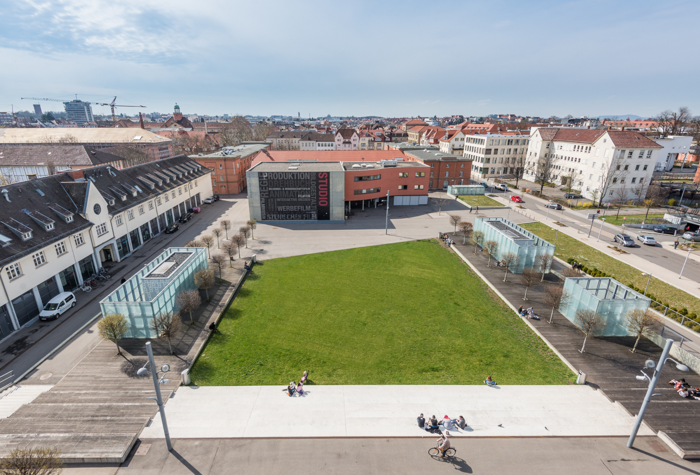 Der Akademiehof in Ludwigsburg von oben mit Blick auf den Campus der Filmakademie