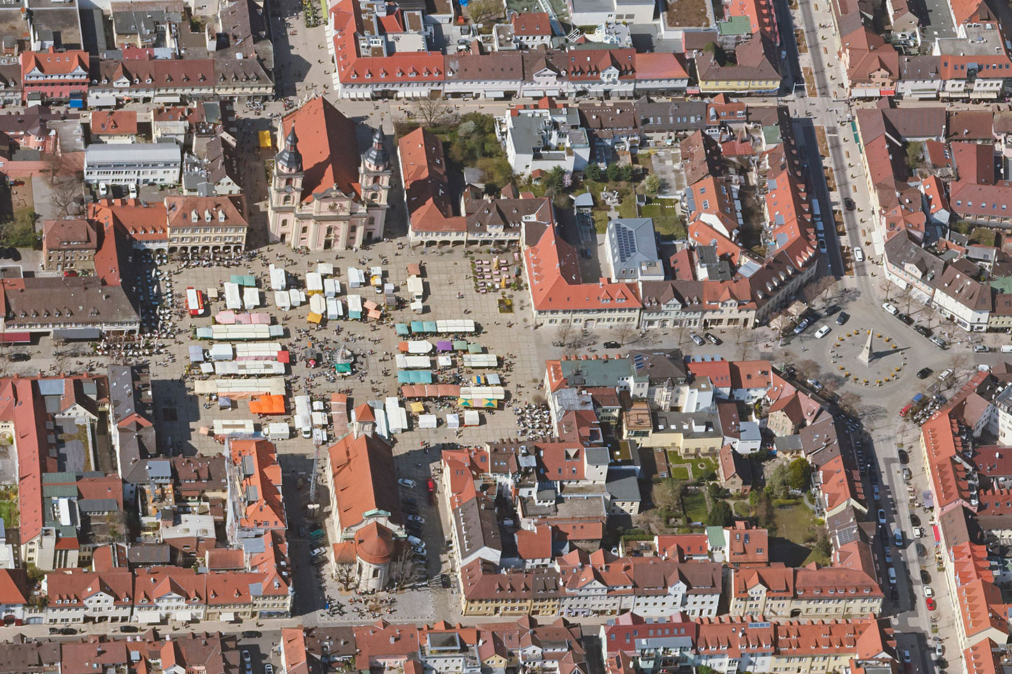 Luftbild aus der Vogelperspektive vom Marktplatz Luftbild aus der Vogelperspektive vom Marktplatz