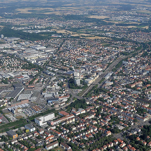 Luftbild vom Bahnhof und Umgebung