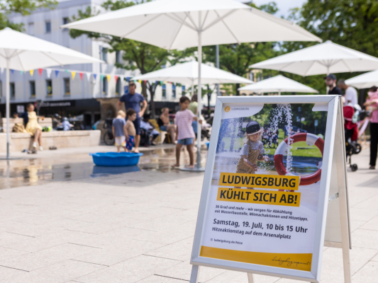 Aufsteller mit Plakat Hitzeaktionstag 2025