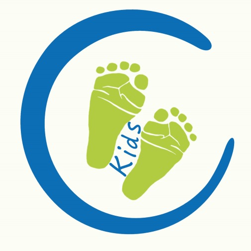 Logo mit zwei Fußabdrücken und dem Word Kids