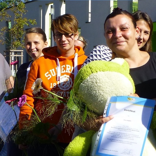 Gruppenbild der Zertifikatvergabe vom Projekt Kifa