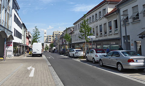 Körnerstraße nachher: Höhe Parkhaus Oberpaur