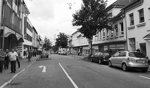 Körnerstraße vorher: Höhe Parkhaus Oberpaur